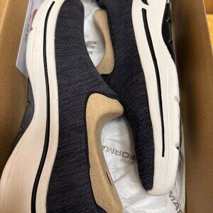 Skechers Go Walk Arch Fit Size 7